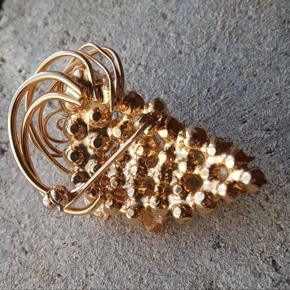 Hobe VTG Signed Gold Tone Faux Pearl Grape Cluster Brooch + Earrings Set - Picture 13 of 13